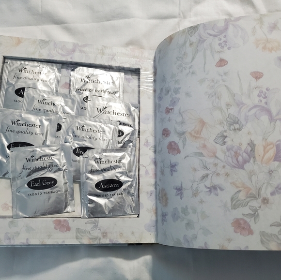 :* Tea Time Hardcover Roni & Nancy Akmon book tea bags included herbal sampler - Picture 4 of 13